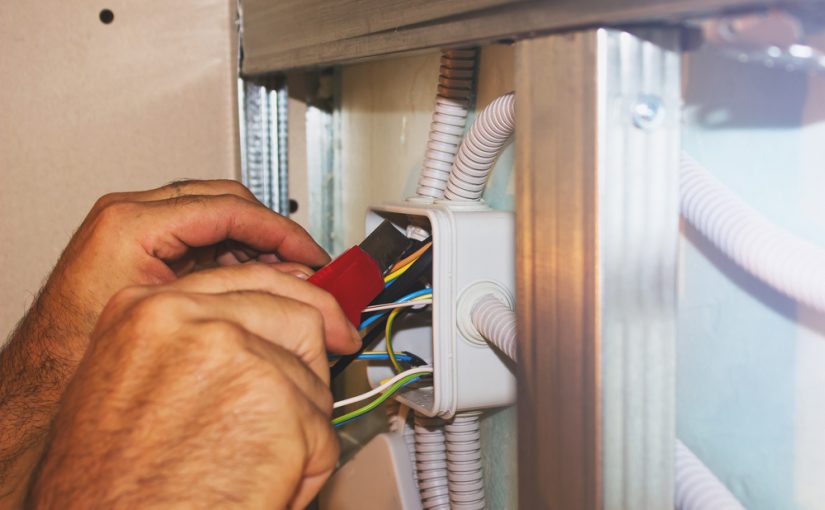 Elektryka w Domu: Innowacyjne Rozwiązania Zapewniające Bezpieczeństwo, Efektywność Energetyczną i Convenience w Codziennym Życiu Lokatorów Współczesnych Mieszkań.