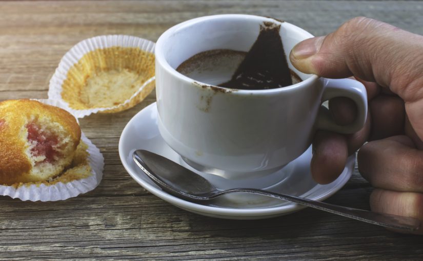 Czar Świtu : Odkrywamy Sekrety Kawy – Od Ziarna przez Proces Palenia aż po Twoją Kieliszek Pełną Aromatu.